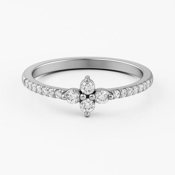 Star Shape Ring in Gold with Diamonds