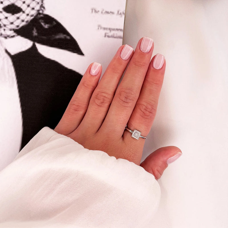 Square Shape Ring in Gold with Diamonds