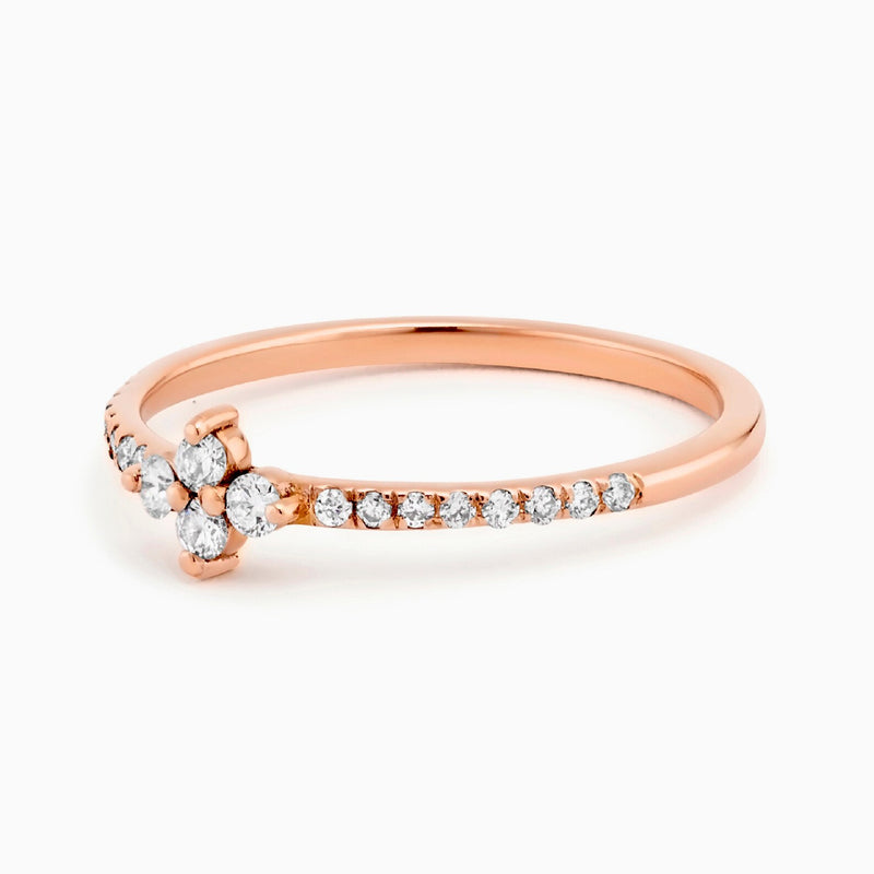 Star Shape Ring in Gold with Diamonds