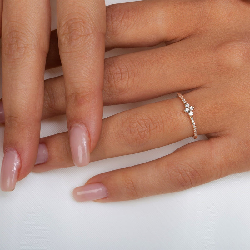 Star Shape Ring in Gold with Diamonds