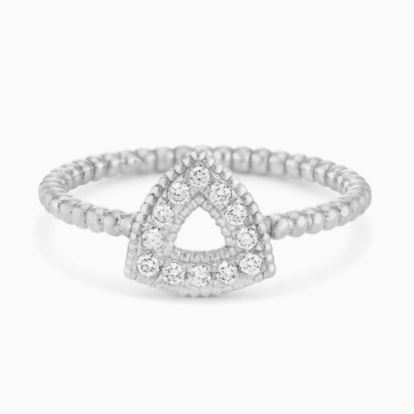 Vintage Design Ring in Gold with Diamonds
