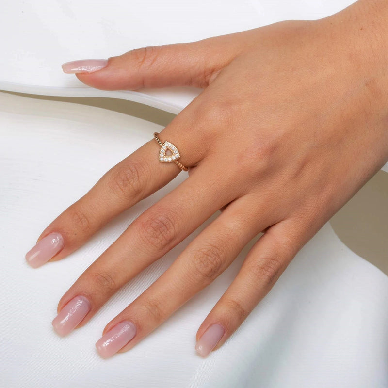 Vintage Design Ring in Gold with Diamonds
