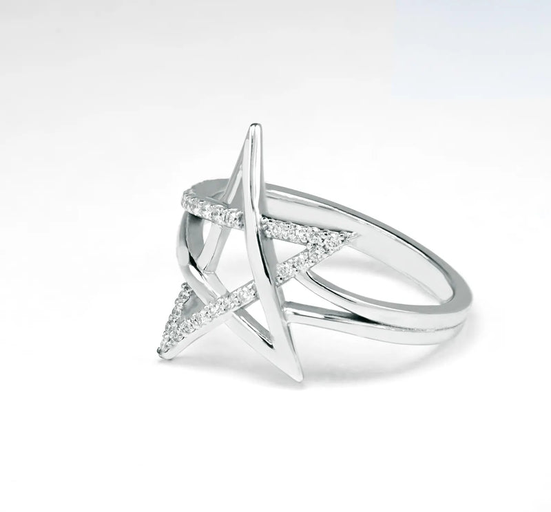 Star Ring in Gold with Diamonds