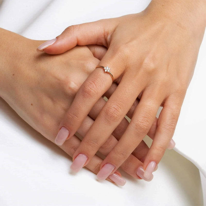 Minimalist Flower Shape Ring in Gold with Diamonds
