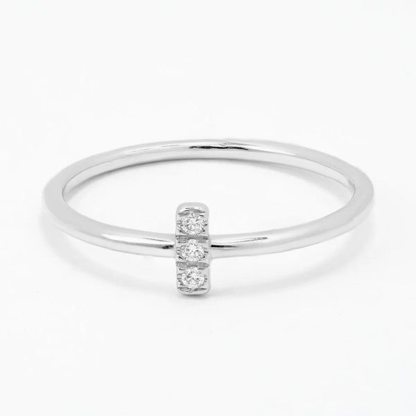 Minimal Three Stone Ring in Gold with Diamonds